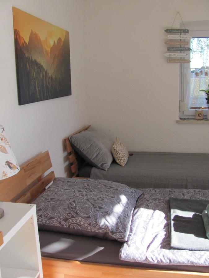 #1Gemuetliches Ruhiges Sonniges Balkonzimmer Mit Gemeinschaftsbad W-Lan Airport Nah Late Night Check In Haus Nr 9,5 Trunkelsberg Exterior foto